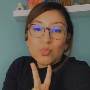 Meet your Posher, Lorena